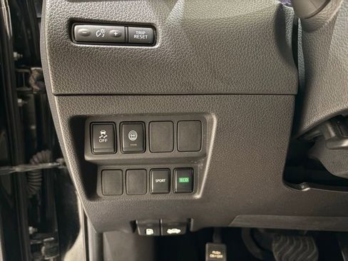 Used 2022 Nissan Rogue Sport S image 12