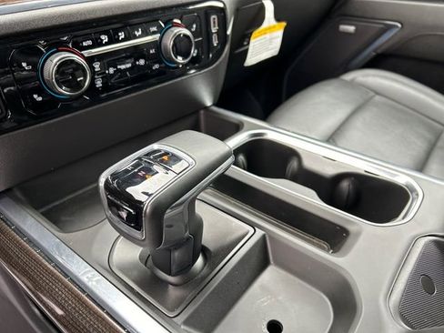 Used 2024 Chevrolet Silverado 1500 LT Trail Boss w/ Convenience Package II AWD/4WD image 19