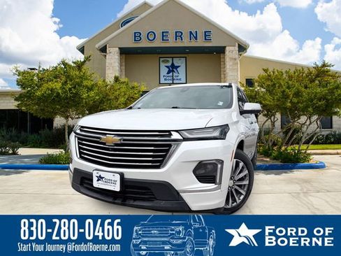 Used 2022 Chevrolet Traverse Premier FWD image 1