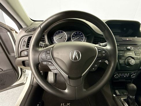Used 2018 Acura ILX image 11