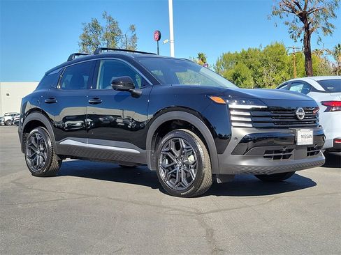 New 2026 Nissan Kicks SR w/ SR Premium Package image 15