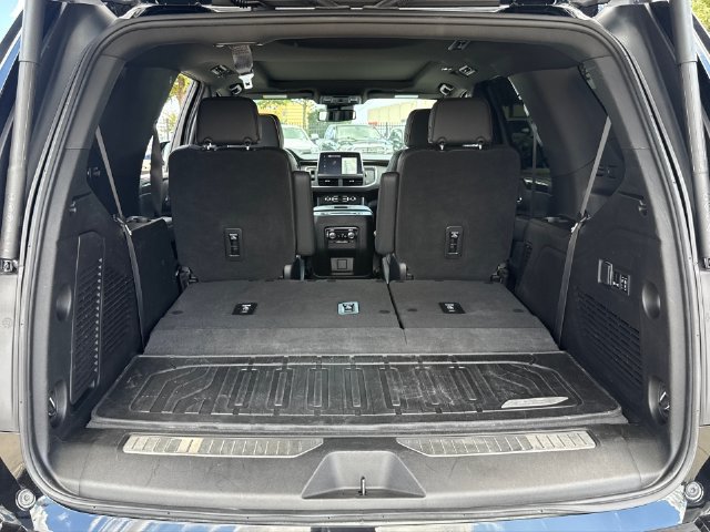 Used 2023 GMC Yukon AT4 w/ AT4 Premium Plus Package AWD/4WD image 32