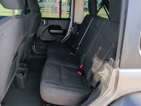 Used 2020 Jeep Wrangler Unlimited Sport S image 33