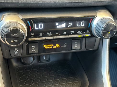 Used 2021 Toyota RAV4 XSE w/ XSE Grade Weather Package AWD/4WD image 21