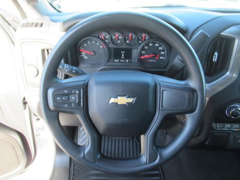 Used 2024 Chevrolet Silverado 1500 Custom image 18