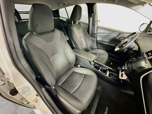 Used 2017 Toyota Prius Three w/ Carpet Mat Package FWD image 29