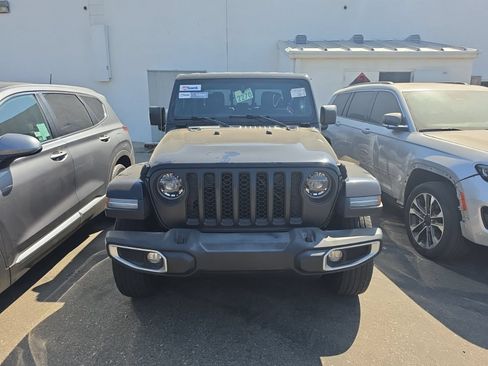 Used 2022 Jeep Gladiator Overland w/ Popular Equipment Package AWD/4WD image 2