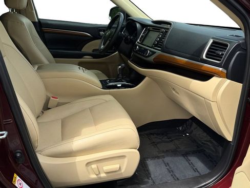Used 2019 Toyota Highlander Limited AWD/4WD image 8