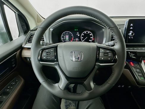 New 2026 Honda Odyssey Touring image 11