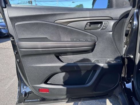 Used 2025 Honda Passport TrailSport image 8