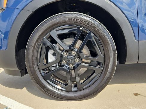 Used 2025 Kia Telluride SX X-Line image 12