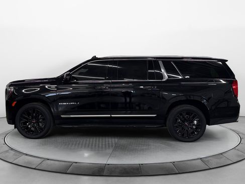 Used 2024 GMC Yukon XL Denali AWD/4WD image 3