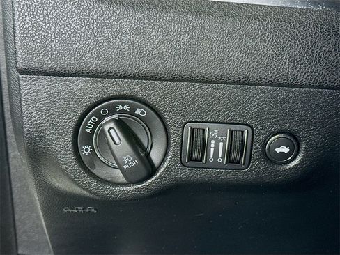 Used 2023 Chrysler 300 Touring L w/ Popular Equipment Group image 20