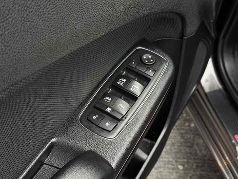 Used 2017 Dodge Charger SE w/ Blacktop Package image 22