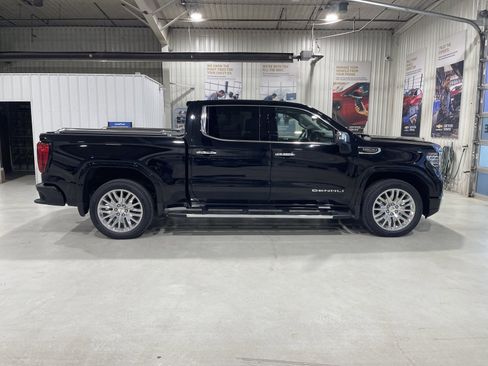 Used 2024 GMC Sierra 1500 Denali w/ Technology Package AWD/4WD image 9