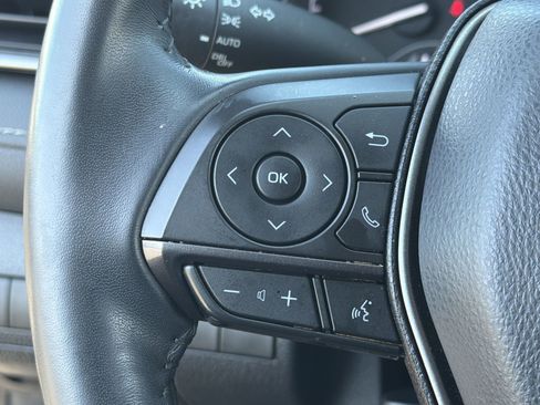 Used 2022 Toyota Camry SE image 9