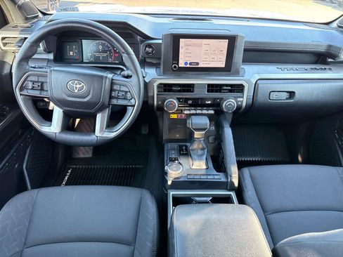 Used 2025 Toyota Tacoma SR5 AWD/4WD image 16