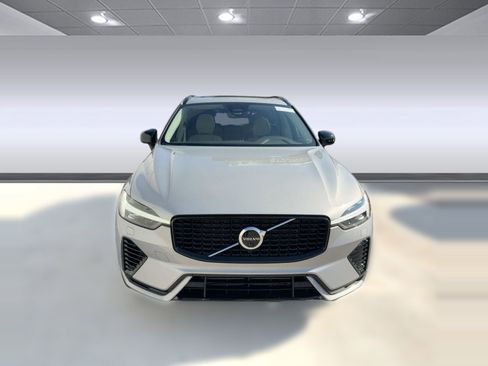 Certified 2023 Volvo XC60 T8 Plus w/ Climate Package image 6