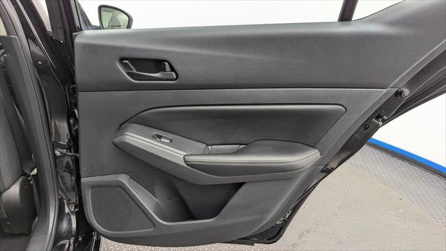 Used 2025 Nissan Altima 2.5 SV FWD image 19