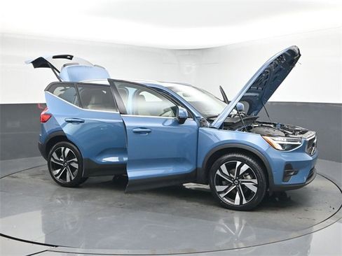 Used 2023 Volvo XC40 B5 Ultimate w/ Protection Package Premier image 58