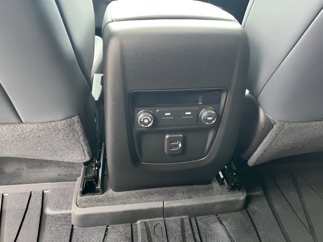 Used 2023 Buick Enclave Essence w/ Experience Buick Package FWD image 30