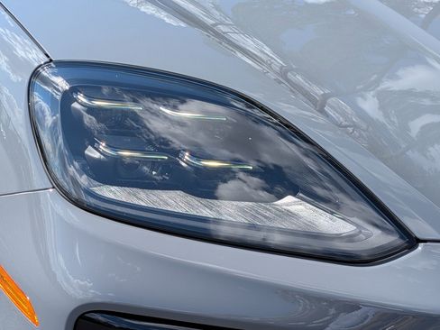 Certified 2025 Porsche Cayenne GTS AWD/4WD image 34