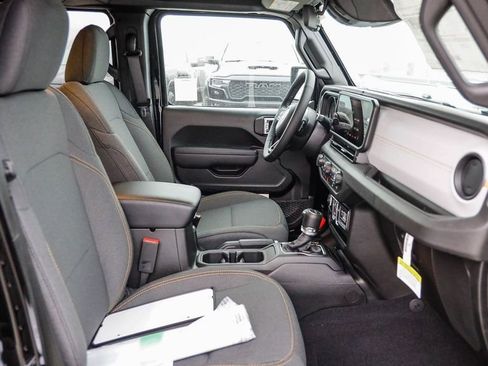 New 2026 Jeep Gladiator Sport image 18