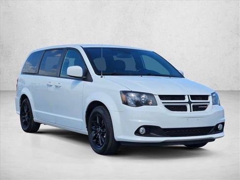 Used 2020 Dodge Grand Caravan GT FWD image 3