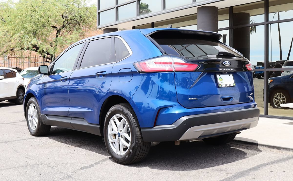 Used 2021 Ford Edge SEL w/ Cargo Accessory Package AWD/4WD image 9