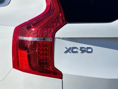 Used 2025 Volvo XC90 B6 Plus w/ Protection Package Premier AWD/4WD image 31