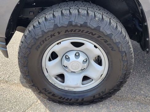 Used 2022 Toyota Tacoma SR image 8