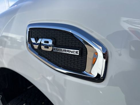 Used 2023 Nissan Titan SV w/ SV Convenience Package image 15