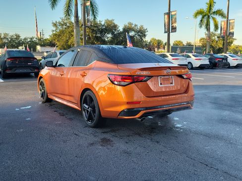 Used 2024 Nissan Sentra SR FWD image 9