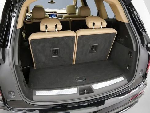 Used 2023 Cadillac XT6 Sport w/ Platinum Package image 35