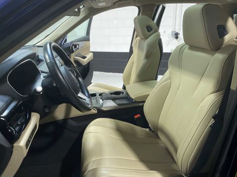 Used 2023 Acura MDX image 11