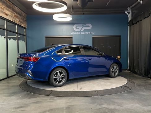 Used 2023 Kia Forte LXS w/ LXS Technology Package FWD image 3