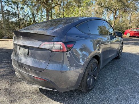 Used 2022 Tesla Model Y Performance image 9