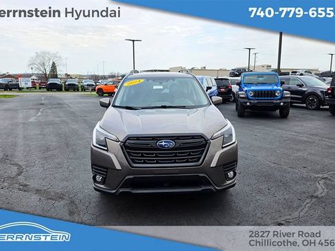 Used 2024 Subaru Forester Premium AWD/4WD image 2