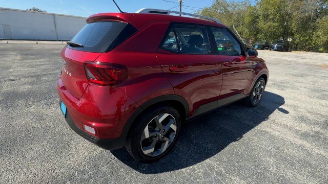 Used 2025 Hyundai Venue SEL FWD image 8