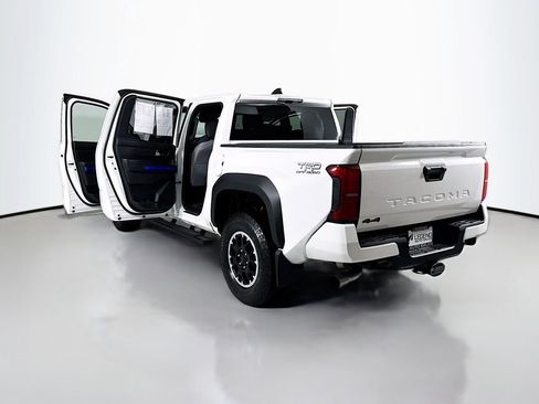 Used 2025 Toyota Tacoma TRD Off-Road AWD/4WD image 25