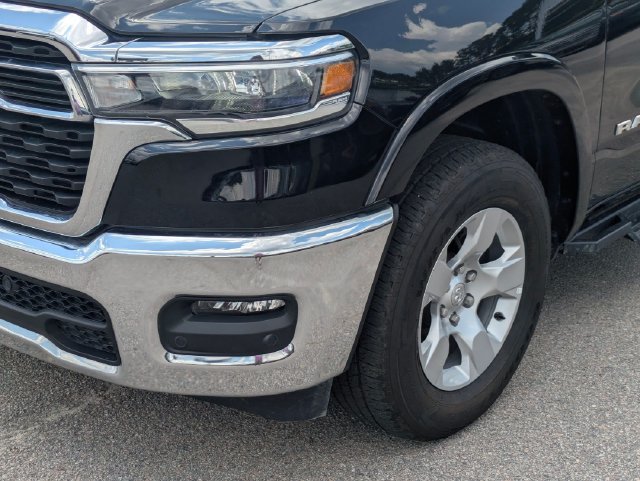 Used 2025 RAM 1500 Big Horn AWD/4WD image 9