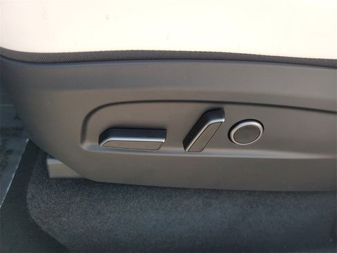 Used 2026 Tesla Model Y Long Range image 6