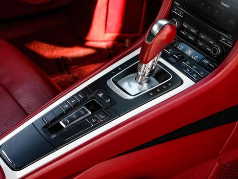 Used 2018 Porsche 911 Carrera RWD image 20