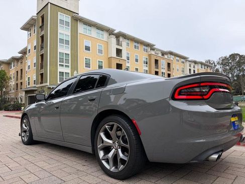 Used 2017 Dodge Charger R/T w/ Navigation & Travel Group RWD image 7