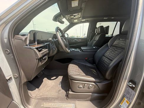 Used 2024 Cadillac Escalade Sport Platinum w/ LPO, Floor Liner Package AWD/4WD image 29