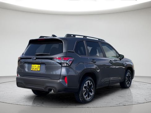 Used 2025 Subaru Forester Premium w/ Convenience Package #1 AWD/4WD image 5