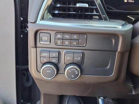 Used 2025 Chevrolet Tahoe LT AWD/4WD image 35