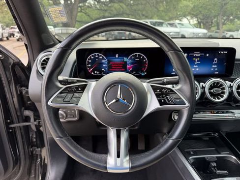 Used 2025 Mercedes-Benz GLB 250 image 10