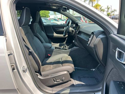 Certified 2023 Volvo XC40 Recharge Ultimate image 25