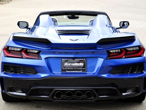 Used 2023 Chevrolet Corvette Z06 image 24
